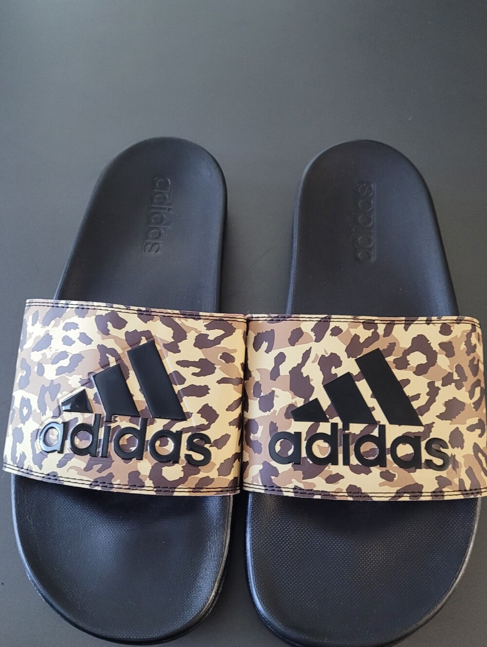 Womens Adidas Adilette Comfort Slides Size 9 NWOB